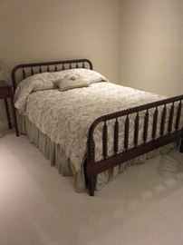 Mahogany Spool Bed Late 19th Century