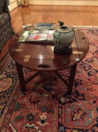 Butler's Tray Table by Hickory