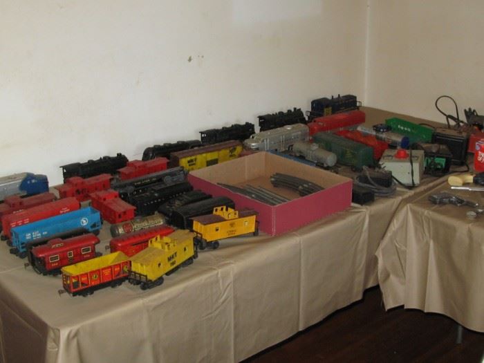 Large assortment of Lionel trains and accessories