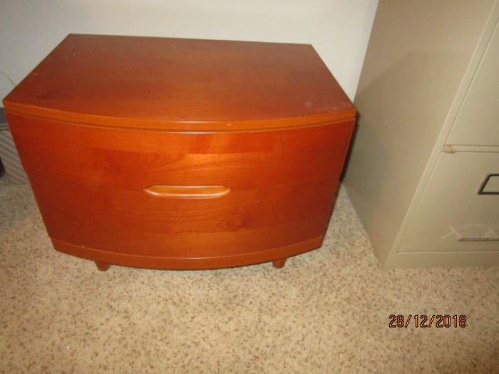 NIGHTSTAND/TV STAND