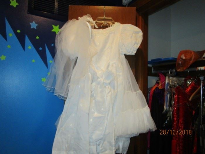 CONFIRMATION DRESS WITH VEIL AND PETTICOAT