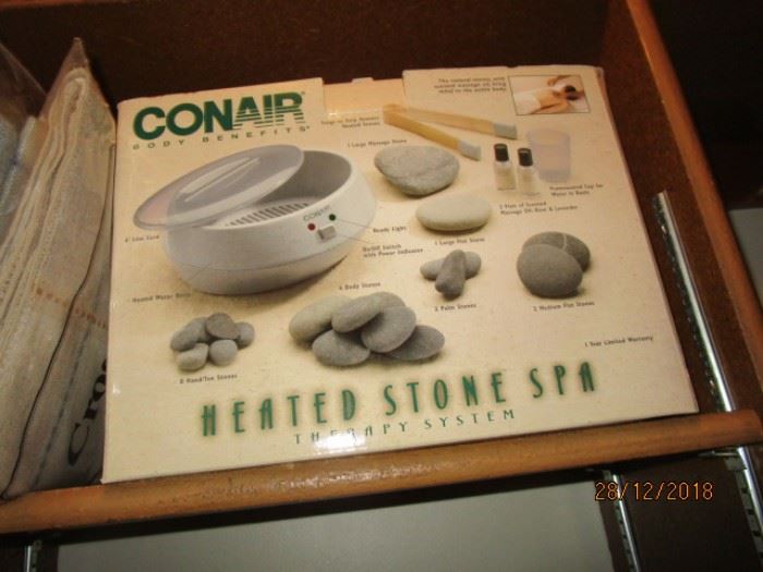 CONAIR HEATED STONE SPA