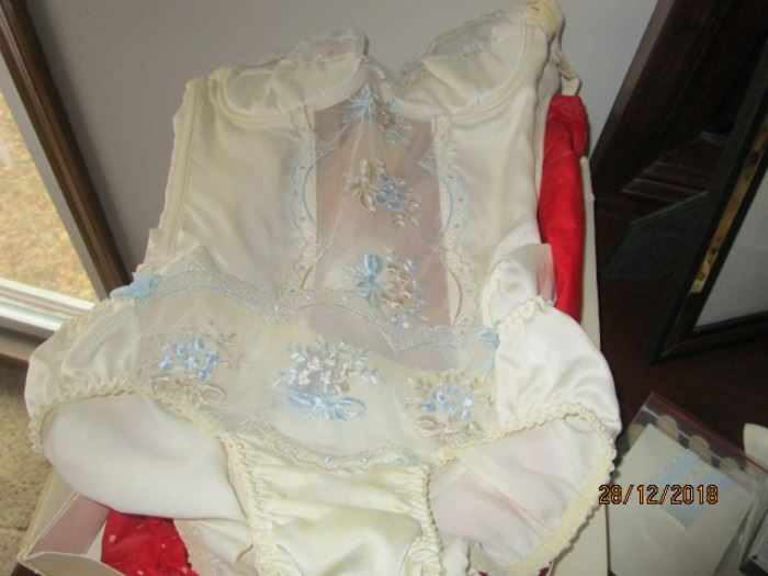 WEDDING NIGHT LINGERIE