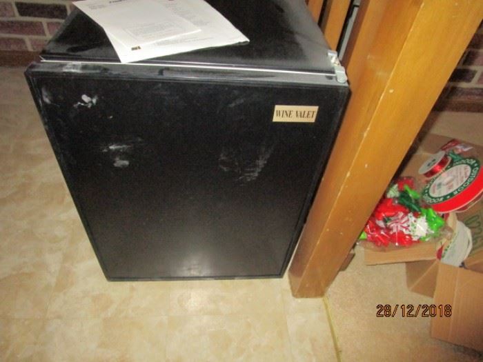 WINE VALET COOLER