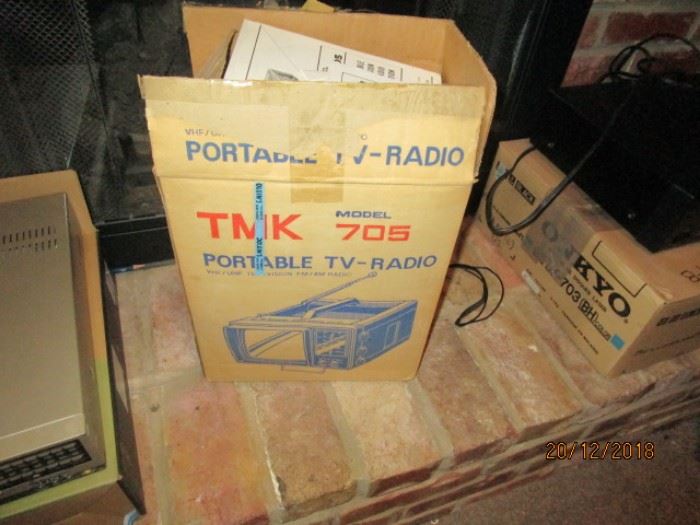 PORTABLE TV RADIO