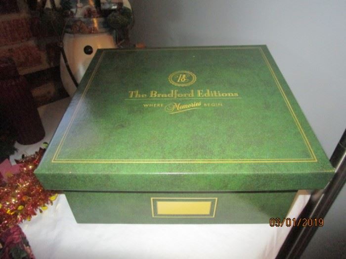 Bradbury edition of Simpson's Christmas ornaments with COA