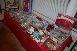 Loads of jewelry, watches, cufflinks, etc.
