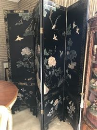 Asian style room divider