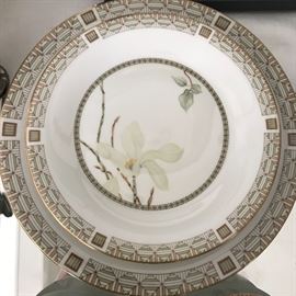 Royal Doulton ‘White Nile’ 6 place settings