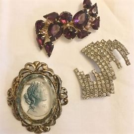 Lots of costume jewelry!