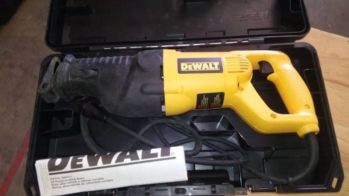 12.0 AMP RECIPROCATING SAW KIT