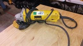 DEWALT 41 2in 7 Amps Sliding Switch Corded Angle ...