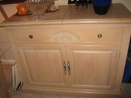 Bernhardt buffet-top lifts out on each side