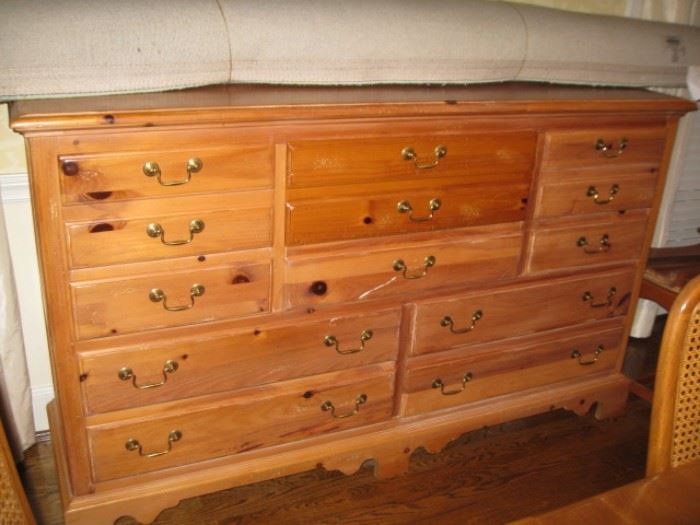 Pine mule chest