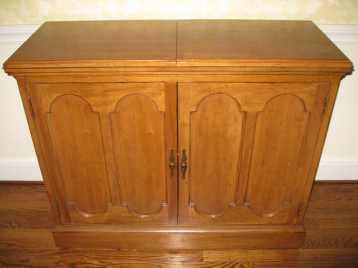 Davis Cabinet sideboard closed