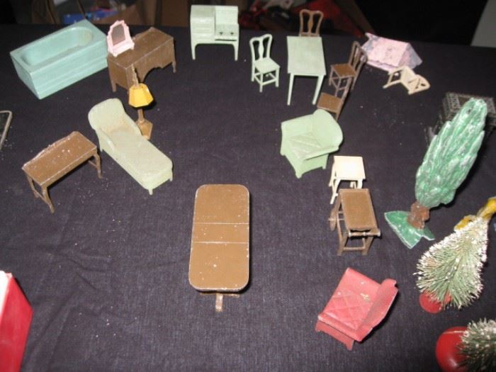 metal doll furniture by Tootsie toys