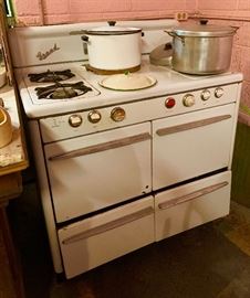 1950s Grand stove !