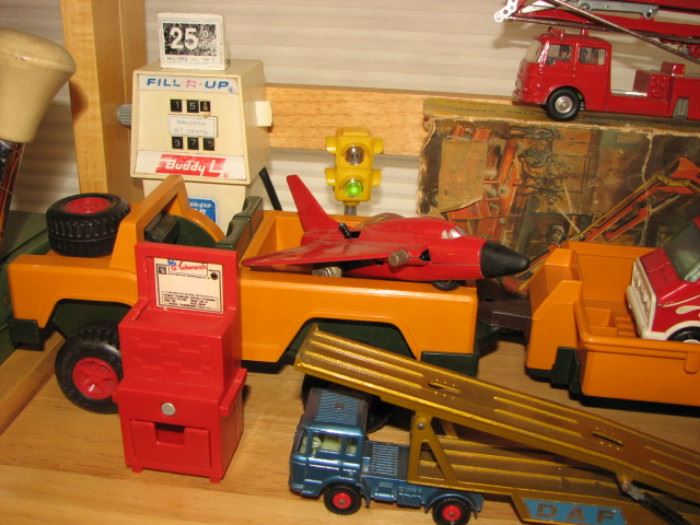 Vintage Tonka and other vehicles, gas pump, jet