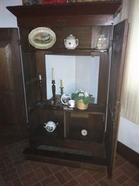 Love these for bedrooms for mini kitchens....