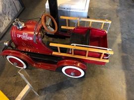 Metal City Fire engine. (Peddles)