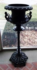 IRON FLOWER JARDINERE, H 40" W 21"  Lot 1232
