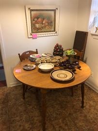 Vintage maple table with 2 leaves and 6 chairs