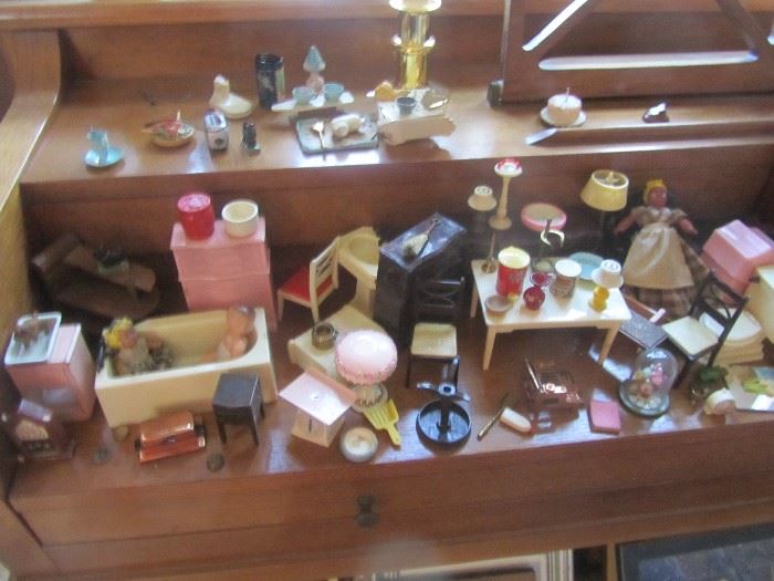 vintage dollhouse furnishings