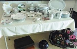Limoges, Crown Ming china set