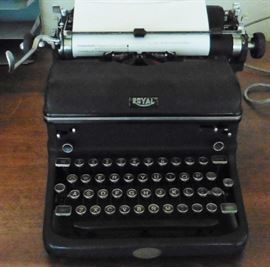 Royal B77 typewriter