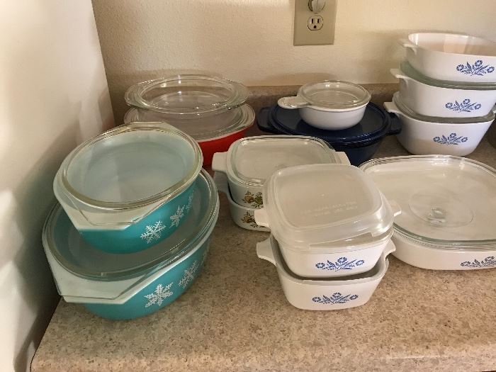 Pyrex and Corning casserole dishes