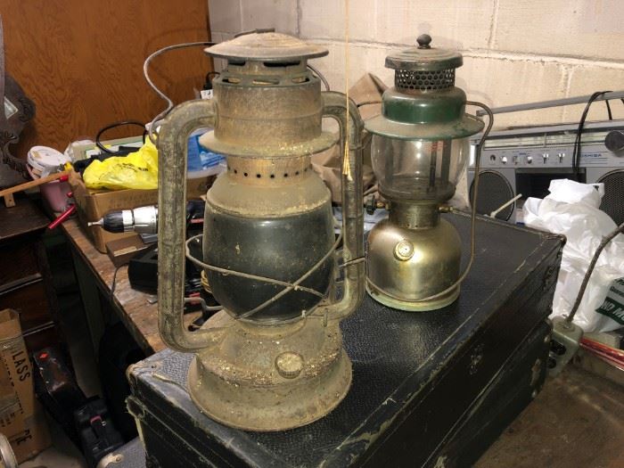 old coleman lantern and dietz lantern