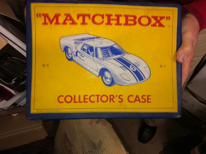 MATCHBOX CASE WITH CARS 