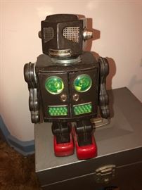 original  horikawa japan tin battery operated robot works 