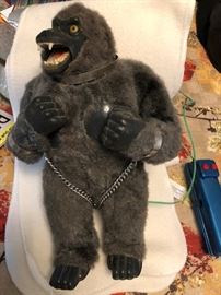 1950'S MARX KING KONG BATTERY OPERATED TOY GORILLA 