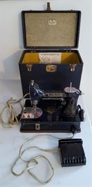 Rare Standard Sewing Machine Company Sewhandy Portable Model w/ Case