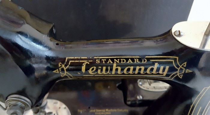 Rare Standard Sewing Machine Company Sewhandy Portable Model w/ Case