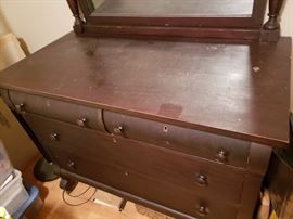 Antique Wood dresser >100years old, dovetail joints, 4 drawers, matching mirror 