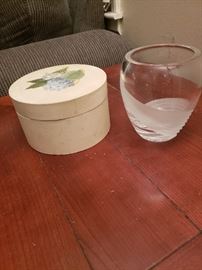 Lenox vase
Hand painted wood box