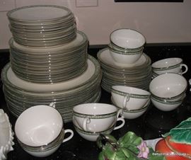 Lenox Adrienne pattern Dinnerset