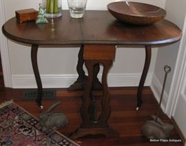 Beautiful Walnut Antique Gateleg Table, 