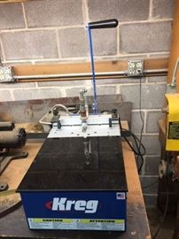 Kreg pocket hole machine.