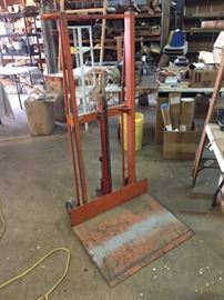 Ecoa Hydraulic Dolly (Cylinder leaks down)