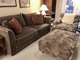 Sealy Pull Out Sofa, sage with tan piping - excellent condition