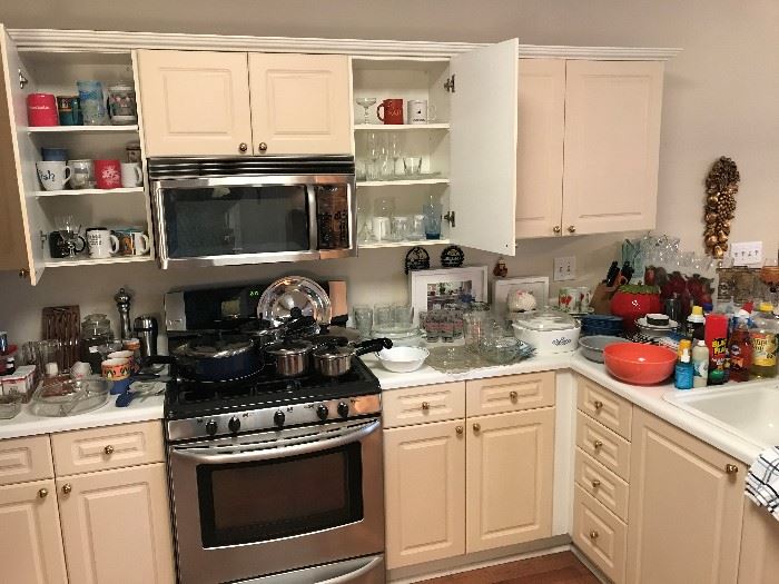 Kitchen Items.  Post and Pans