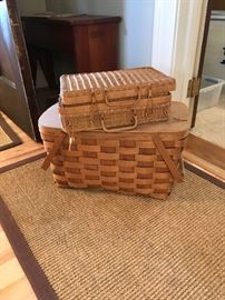 2 picnic baskets