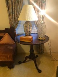 Antique Pie Crust Flip Table