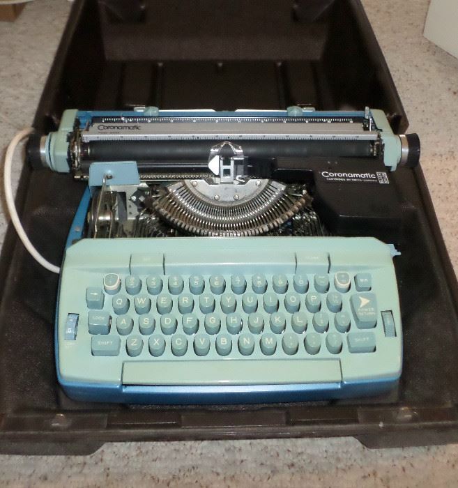 Great vintage Coronamatic electric typewriter - in case