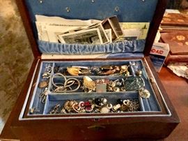 Costume jewelry 