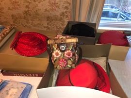 Hats & bags 