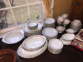 Noritake china set of 10 "Edgewood" pattern